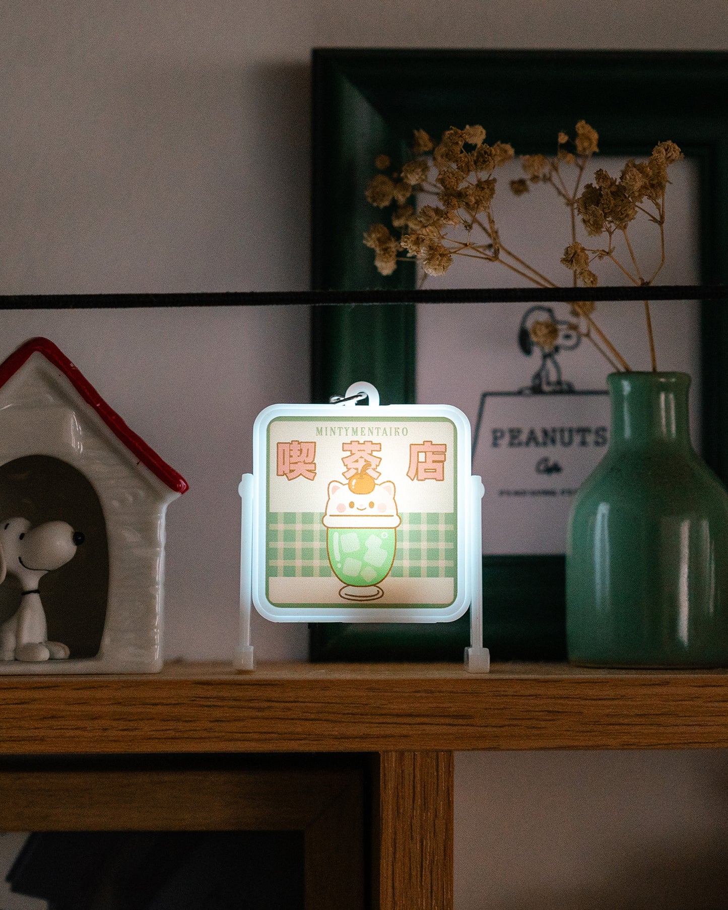 *new* Light Up Retro Cafe Stand Trinket Keychain