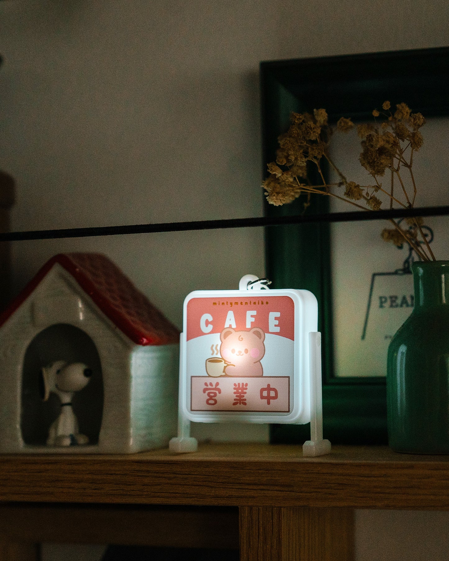 *new* Light Up Retro Cafe Stand Trinket Keychain