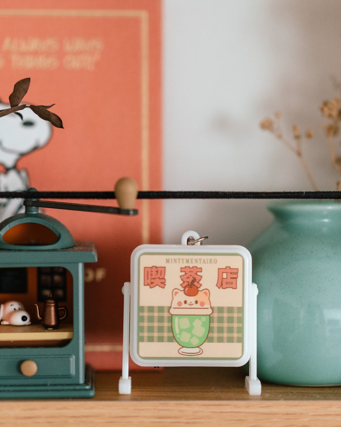 *new* Light Up Retro Cafe Stand Trinket Keychain